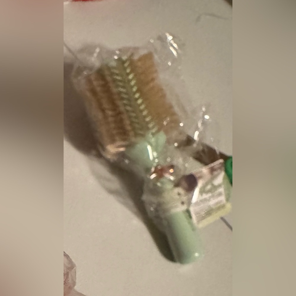 Marilyn boar Hair Brush.